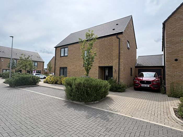 3 Bedroom House To Rent In Rusling Way, Stevenage, SG1
