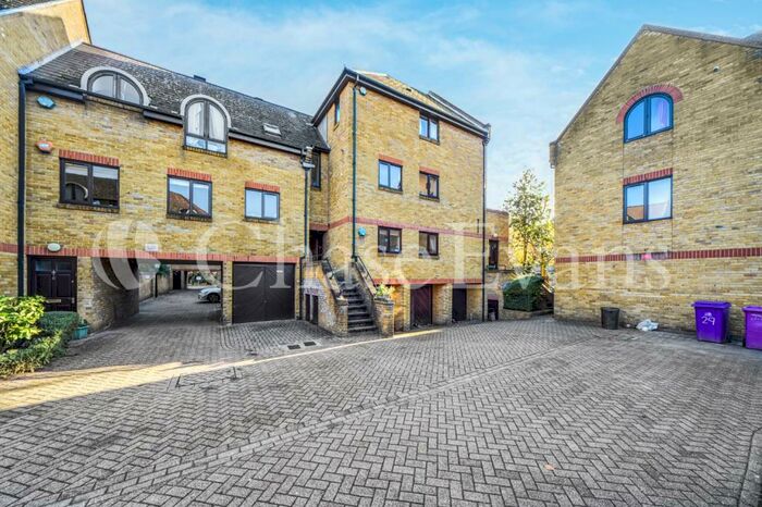 2 Bedroom Semi-Detached House To Rent In Welland Mews, Wapping, E1W