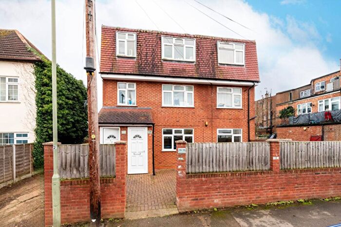 2 Bedroom Maisonette For Sale In Upper Farm Road, West Molesey, KT8