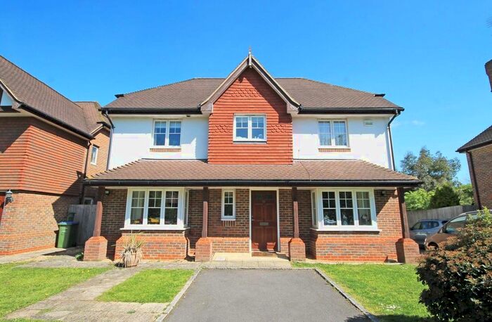 5 Bedroom Property To Rent In Hurst Road, East Molesey, KT8