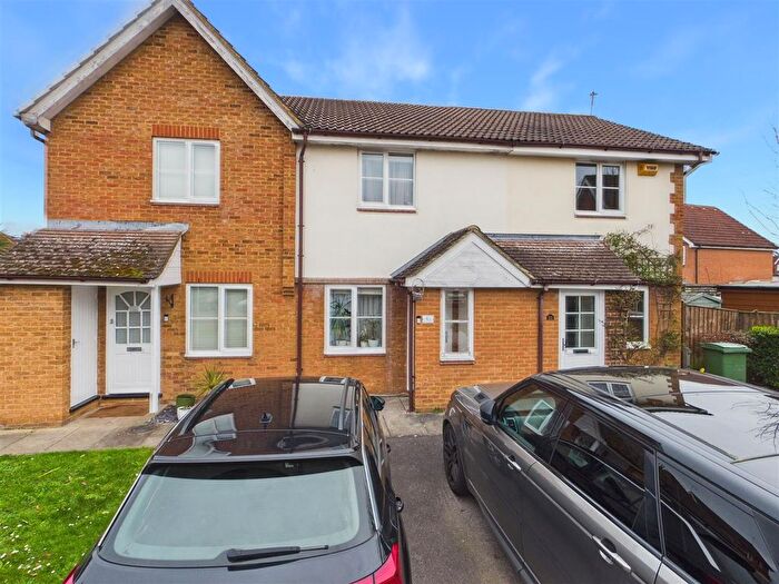 2 Bedroom Property For Sale In Sullivans Reach, Walton On Thames, KT12