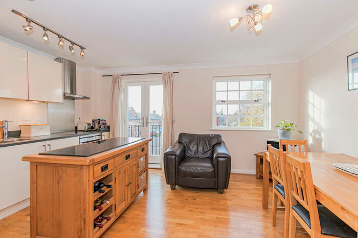 2 Bedroom Apartment To Rent In Wooldridge Court, Headington, OX3