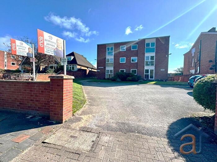 1 Bedroom Apartment For Sale In Brentwood Court, Southport, PR9