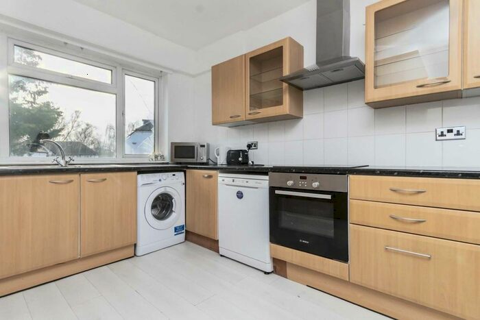 3 Bedroom Flat To Rent In Princes Avenue, London, W3