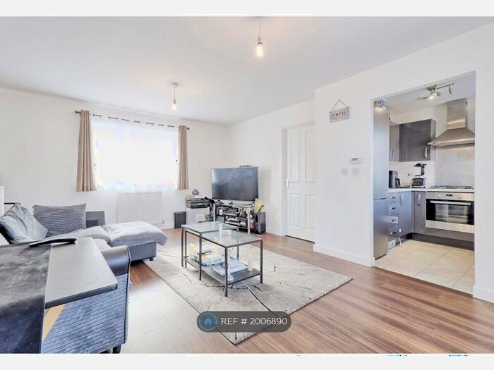 2 Bedroom Flat To Rent In Laindon, Basildon, SS15