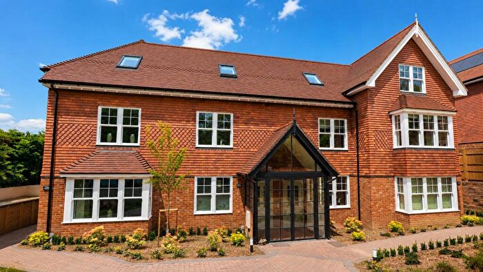 4 Bedroom House For Sale In Hollymeoak Road, Chipstead, CR5