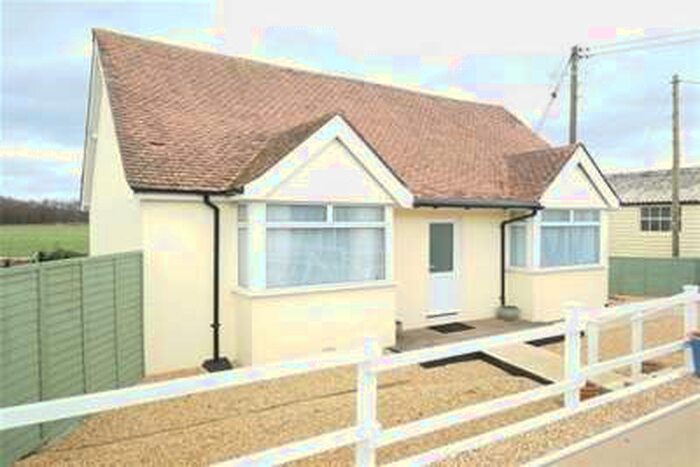 2 Bedroom Bungalow To Rent In Aynho Road, Banbury, OX17