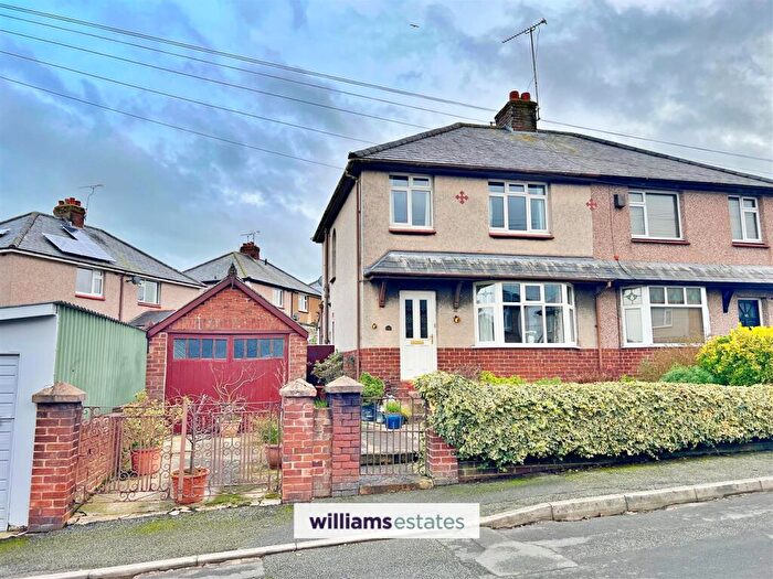 3 Bedroom Semi-Detached House For Sale In Llewelyns Estate, Denbigh, LL16