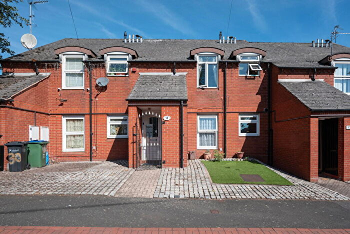 2 Bedroom Flat For Sale In New Cross Street, Tipton, DY4