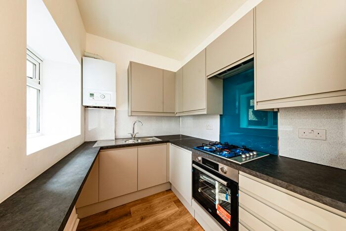 2 Bedroom Flat To Rent In Birchanger Road, London, SE25
