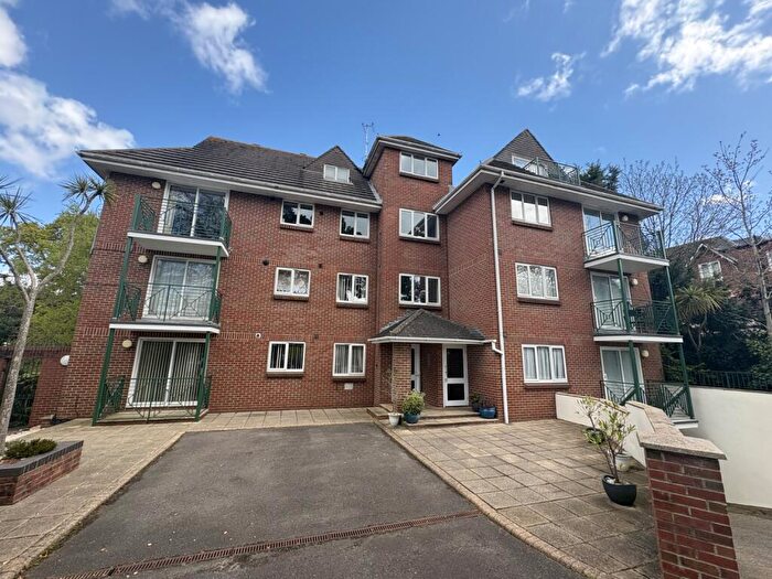 2 Bedroom Apartment To Rent In Exeter Park Road, Bournemouth, Dorset, BH2