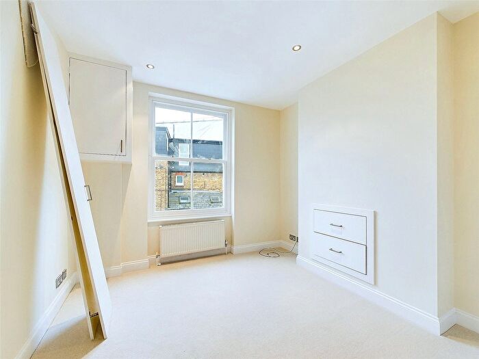 1 Bedroom Flat To Rent In St. Margarets Road, St Margarets, Twickenham, TW1