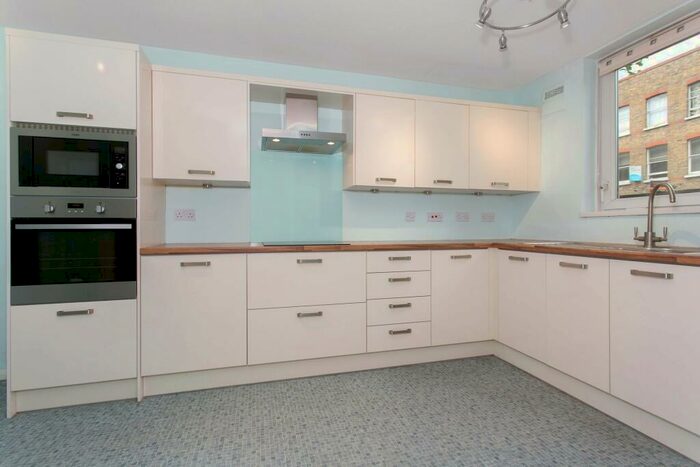 3 Bedroom Flat To Rent In Hornsey Road, N19