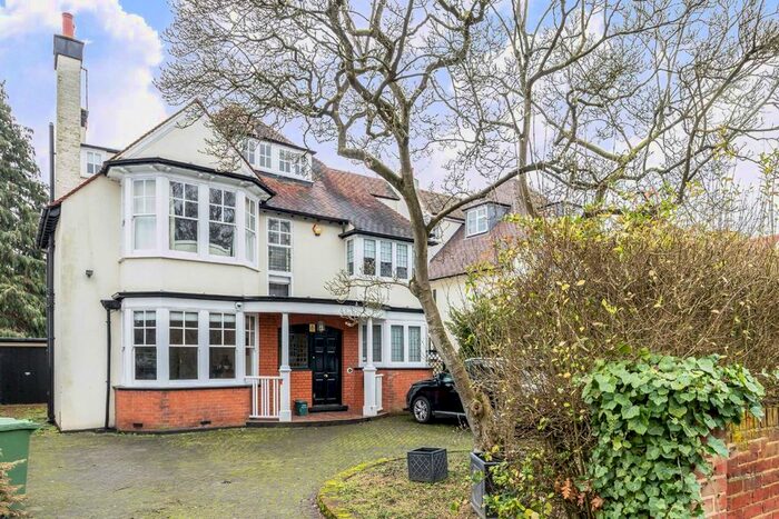 5 Bedroom Property To Rent In Wolsey Road, East Molesey, KT8