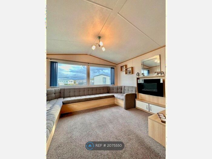 2 Bedroom Mobile/park Home To Rent In Dale Side, Clacton-On-Sea, CO16