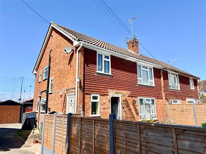 2 Bedroom Flat For Sale In Woodside Road, Worthing, West Sussex, BN14