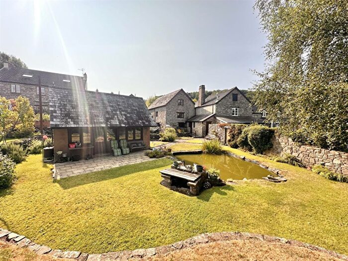 3 Bedroom Property For Sale In Mill Head, Bampton, Tiverton, EX16