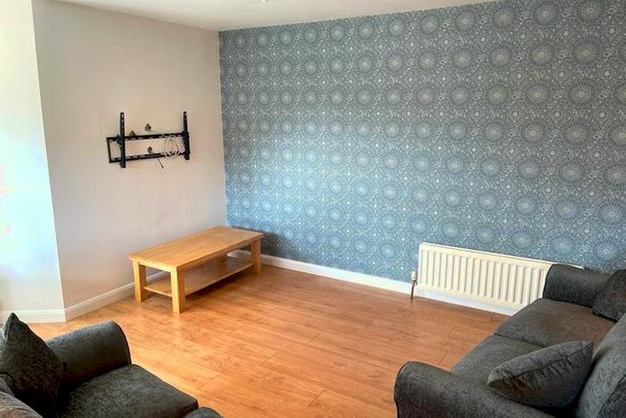 3 Bedroom Flat To Rent In Middlesex Gardens, Kinning Park, Glasgow, G41