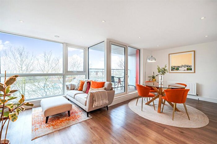 2 Bedroom Apartment For Sale In Tavern Quay, Rope Street, Surrey Docks, SE16