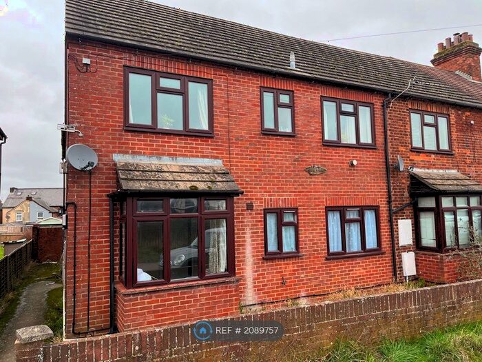 1 Bedroom Flat To Rent In Ham Villas, Newbury, RG14