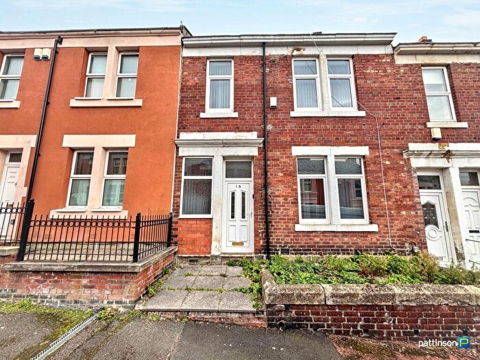 5 Bedroom Terraced House For Sale In Rayleigh Grove, Gateshead, Tyne And Wear, NE8