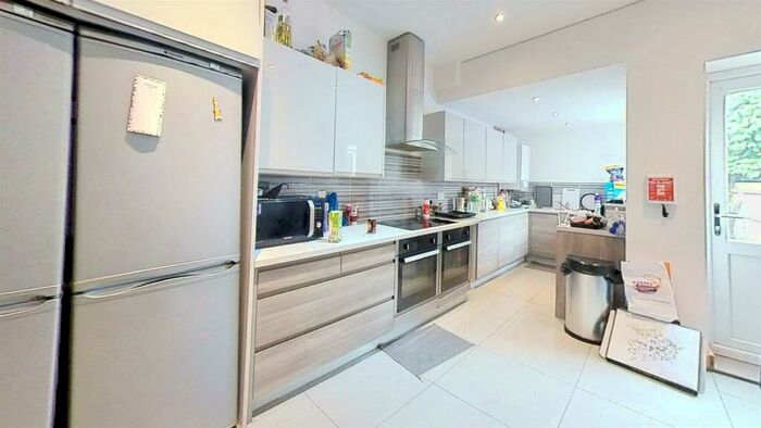 6 Bedroom House To Rent In Hubert Road, Birmingham, B29