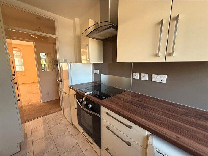 1 Bedroom Flat For Sale In Parchmore Road, Thornton Heath, CR7