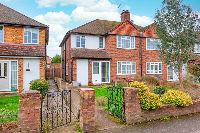 2 Bedroom Property For Sale In Angel Road, Thames Ditton, KT7