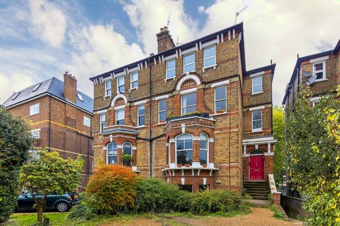 2 Bedroom Flat To Rent In Mattock Lane, London, W5