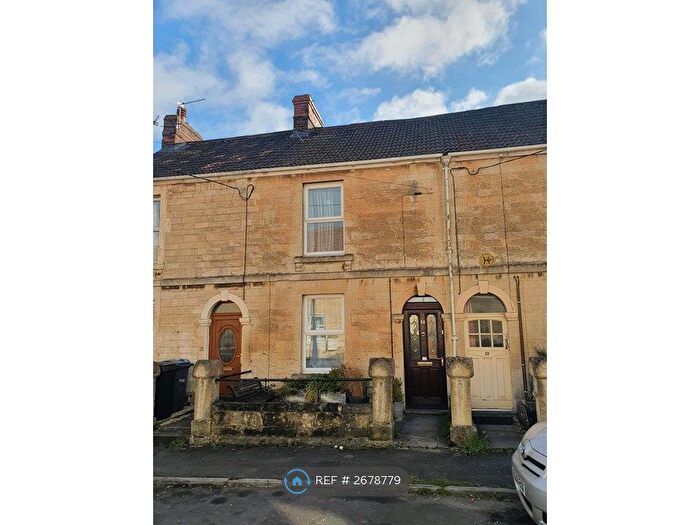 2 Bedroom Terraced House To Rent In Gladstone Road, Trowbridge, BA14