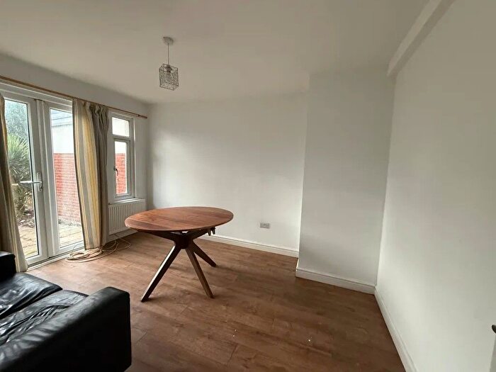 4 Bedroom Terraced House To Rent In Oldchurch Road, Romford, RM7