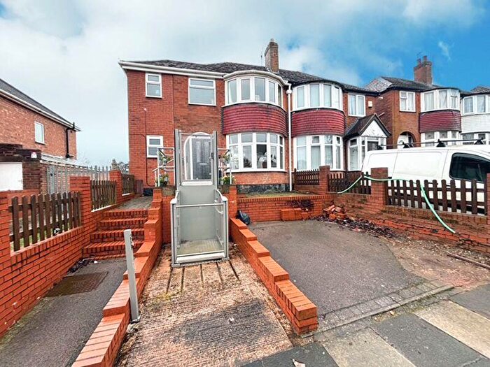 3 Bedroom Semi Detached House For Sale In Mildenhall Road, Great Barr, Birmingham, B42