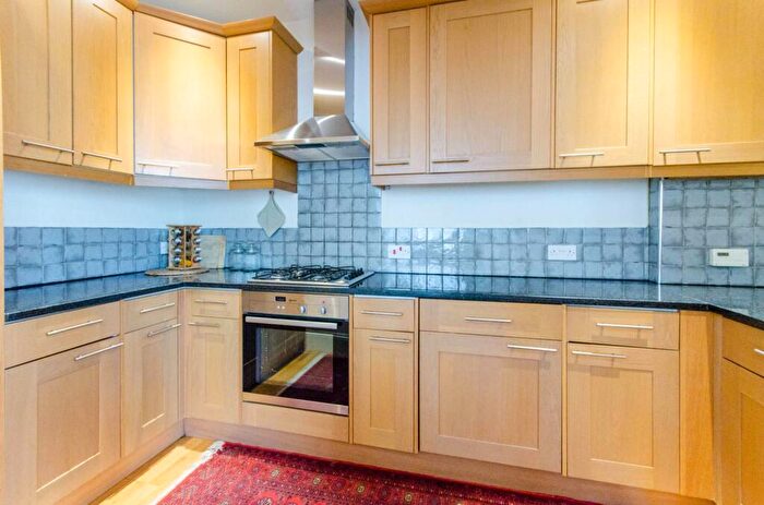 2 Bedroom Flat To Rent In Station Road, Barnet, EN5