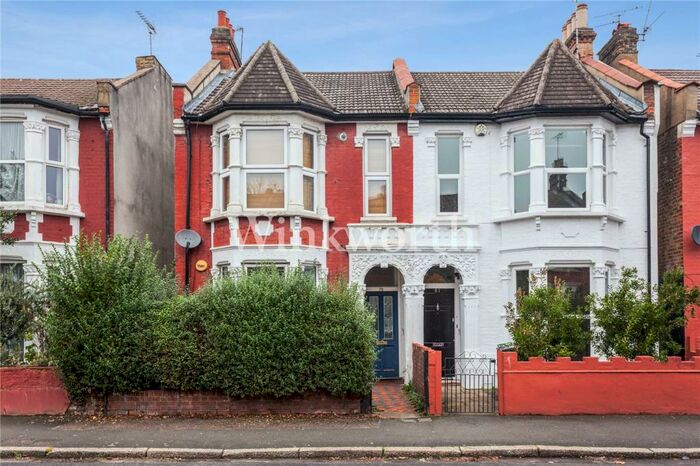 2 Bedroom Apartment To Rent In Raleigh Road, London, N8