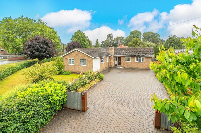 3 Bedroom Detached Bungalow For Sale In New Beacon Road, Grantham, NG31