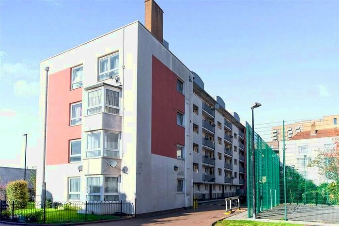 3 Bedroom Flat To Rent In Empson Street, London, E3