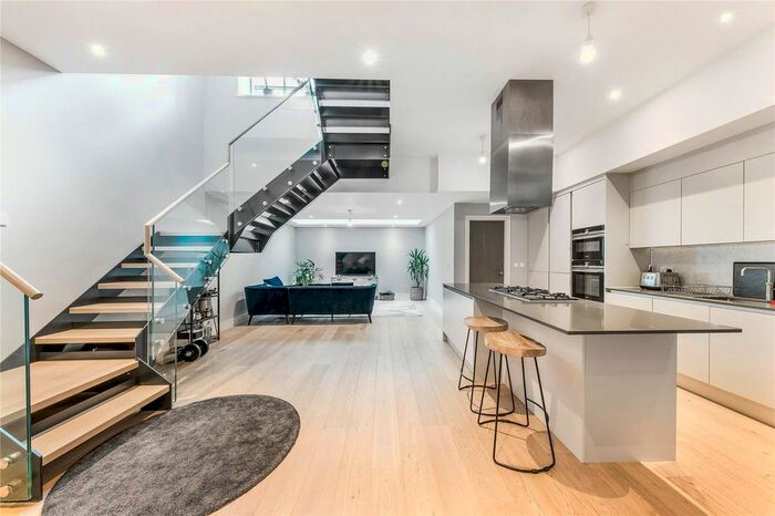 3 Bedroom Terraced House To Rent In Avery Walk, London, SW11