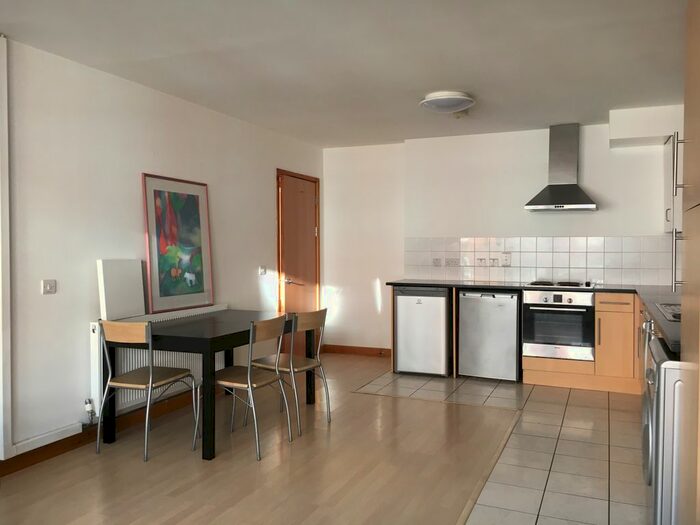 3 Bedroom Flat To Rent In Wedmore Street, Holloway, Islington, North London, N19