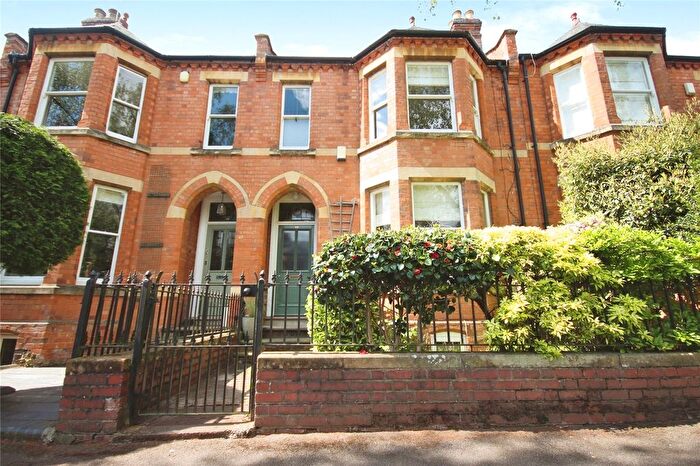 4 Bedroom Terraced House For Sale In Gaveston Road, Leamington Spa, Warwickshire, CV32