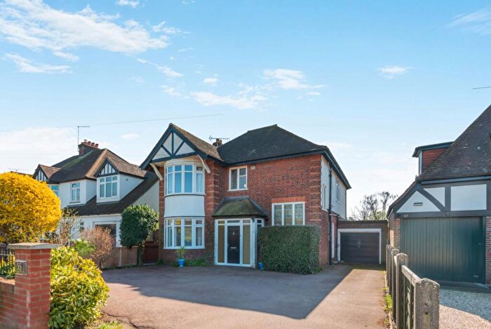 4 Bedroom Detached House For Sale In Roxwell Road, Chelmsford, Essex, CM1