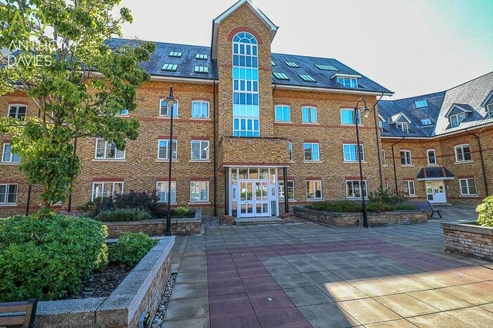 1 Bedroom Flat To Rent In Station Road, Ware, SG12