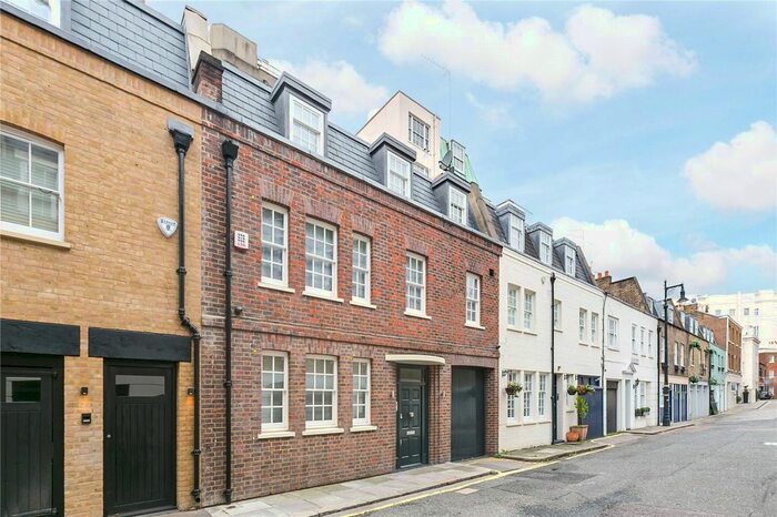 3 Bedroom Mews For Sale In Wilton Mews, Belgravia, SW1X