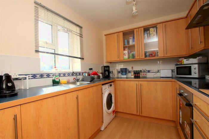1 Bedroom Flat To Rent In Magdalena Court, Bristol, BS1