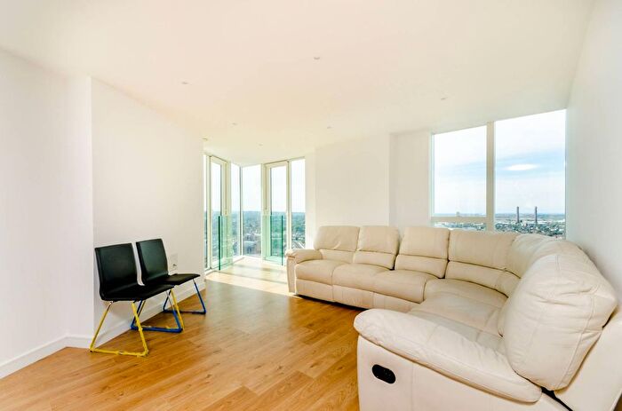 2 Bedroom Flat For Sale In Saffron Central Square, Croydon, CR0