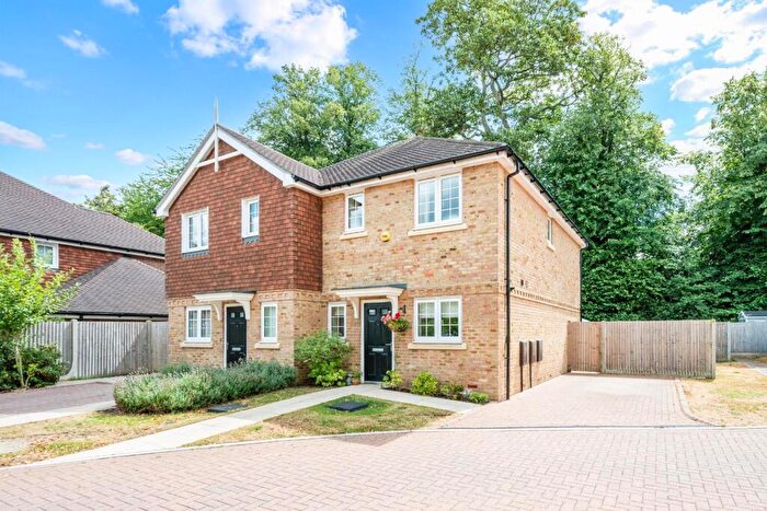 2 Bedroom Semi Detached House For Sale In Stanton Grove, Tadworth, KT20