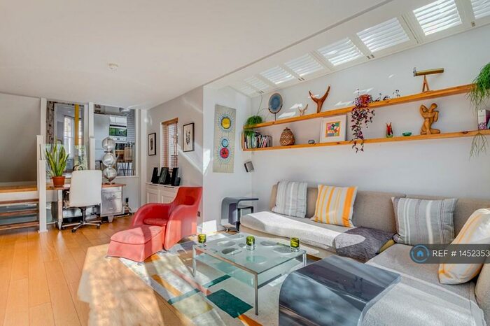 3 Bedroom Maisonette To Rent In Hanley Road, London, N4