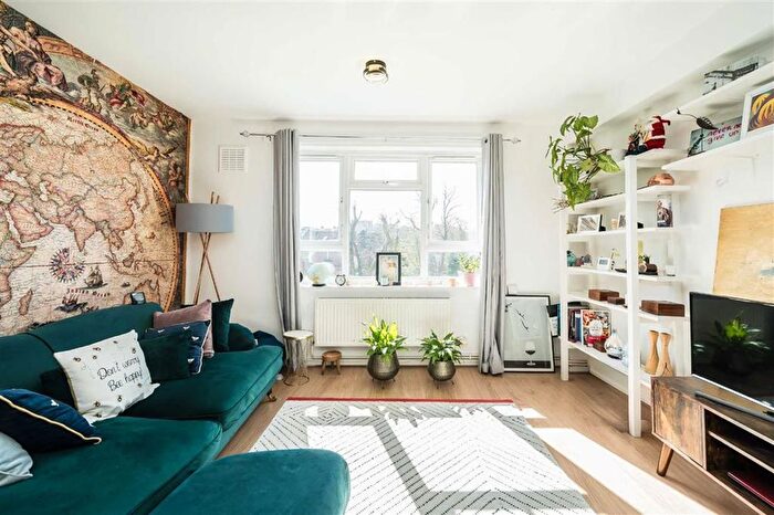 1 Bedroom Flat For Sale In Calidore Close, Brixton, SW2