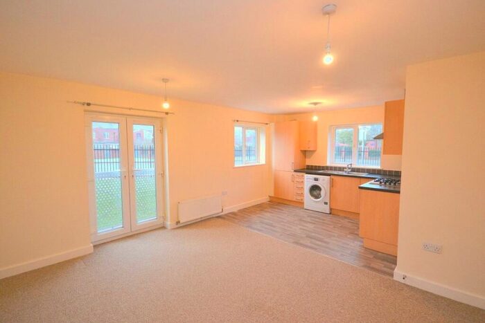 2 Bedroom Flat To Rent In Main Road, Far Cotton, Northampton, NN4