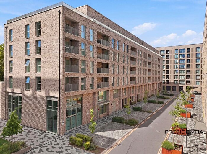 2 Bedroom Flat For Sale In Mahindra Way, Beckton, E6