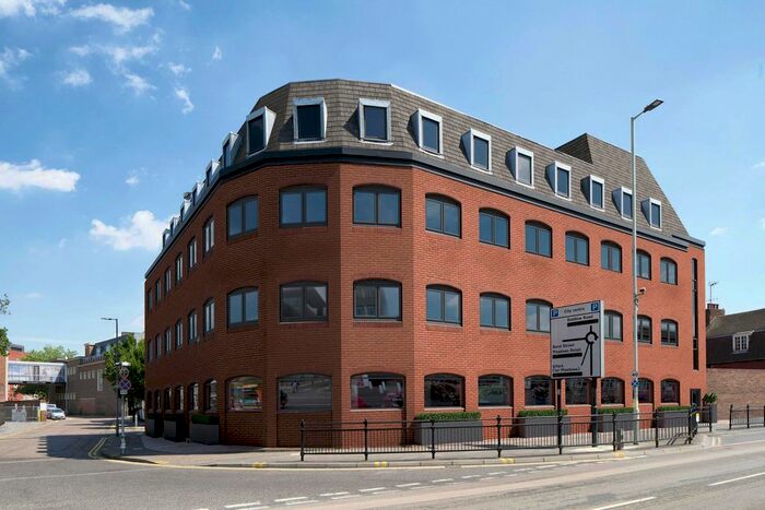 1 Bedroom Flat To Rent In Parkway, Chelmsford, CM2